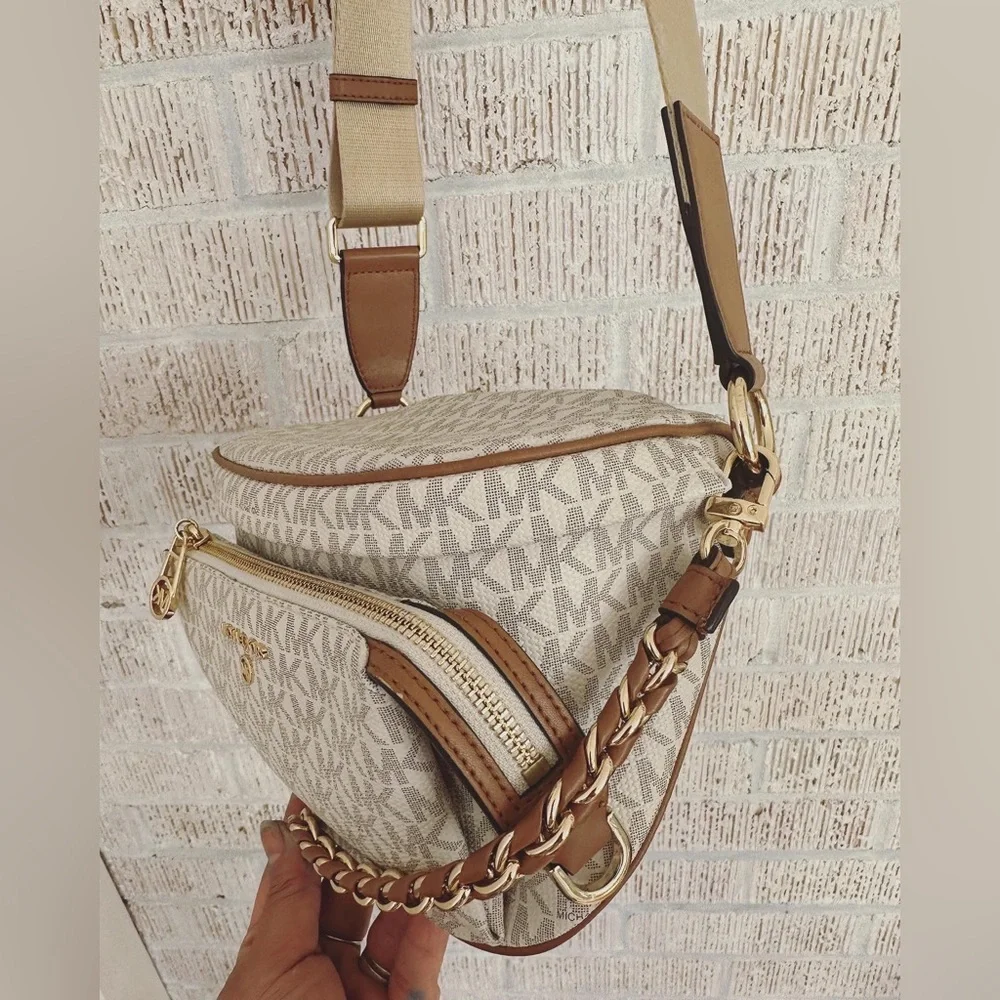 Michael Kors Vanilla Acorn Crossbody Bag - Picture 5 of 5